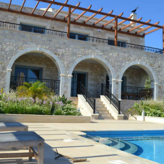 Πολυτελής Λιθόκτιστη Κατοικία στο Μάλεμε